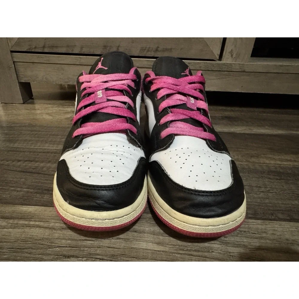 Nike Air Jordan 1‎ Low Black Active Fuchsia GS CT1564-005 Youth Size 6.5y